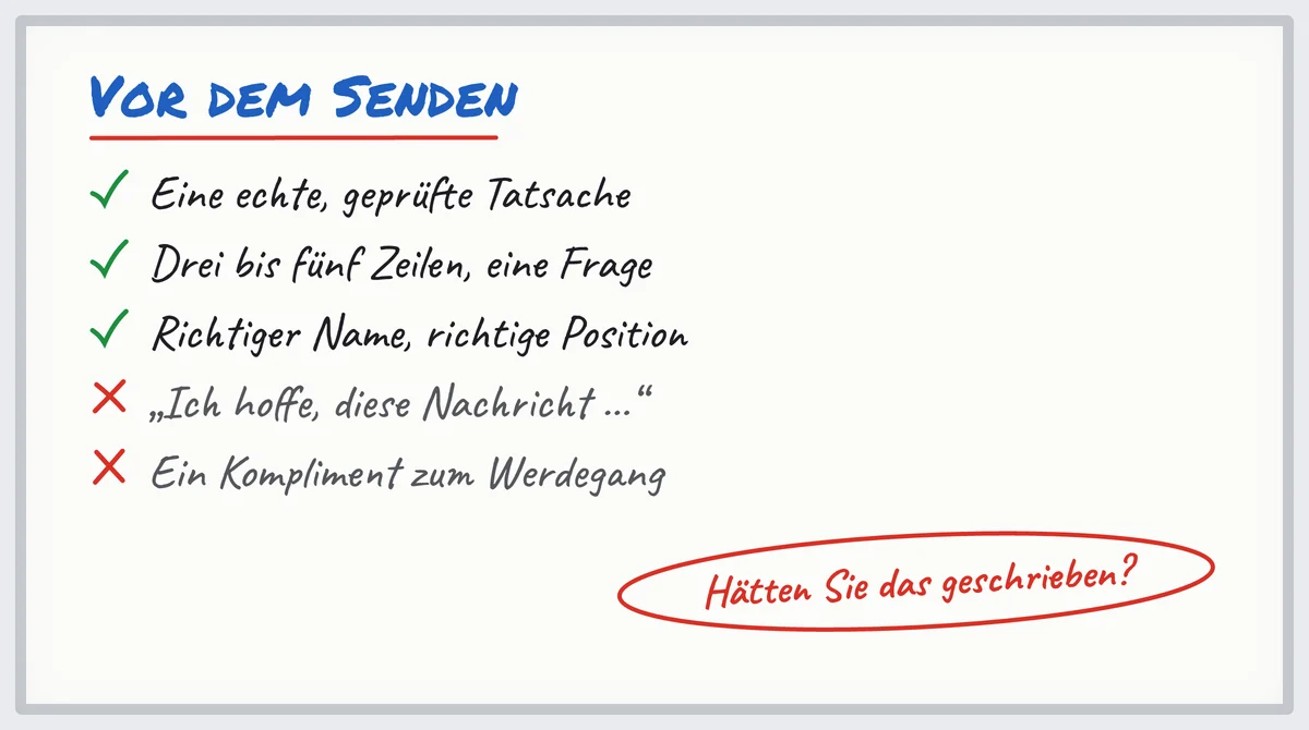 Checkliste mit Filzstift, um eine mit KI geschriebene Akquise-Nachricht vor dem Versand zu prüfen