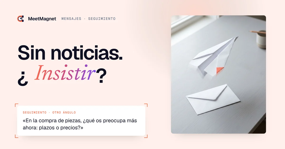 Un avión de papel despega sobre un sobre sin respuesta: el email de seguimiento a un prospecto, desde otro ángulo
