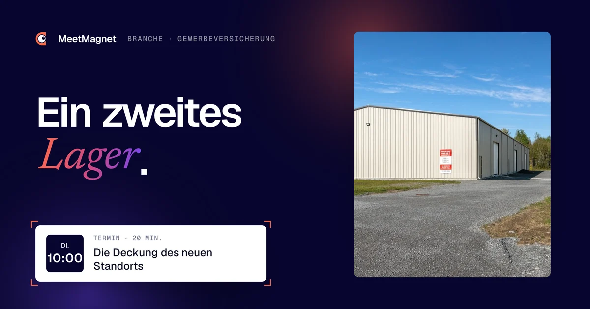 Neue Lagerhalle am Rand eines Gewerbegebiets