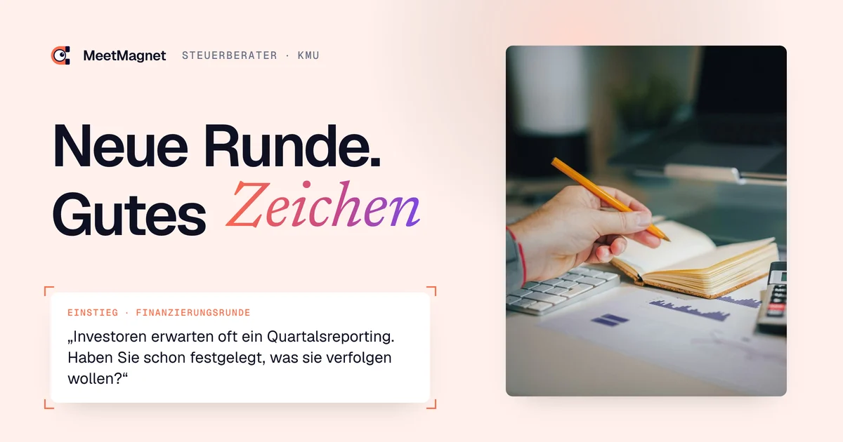 Schreibtisch eines Steuerberaters: Taschenrechner und Notizbuch
