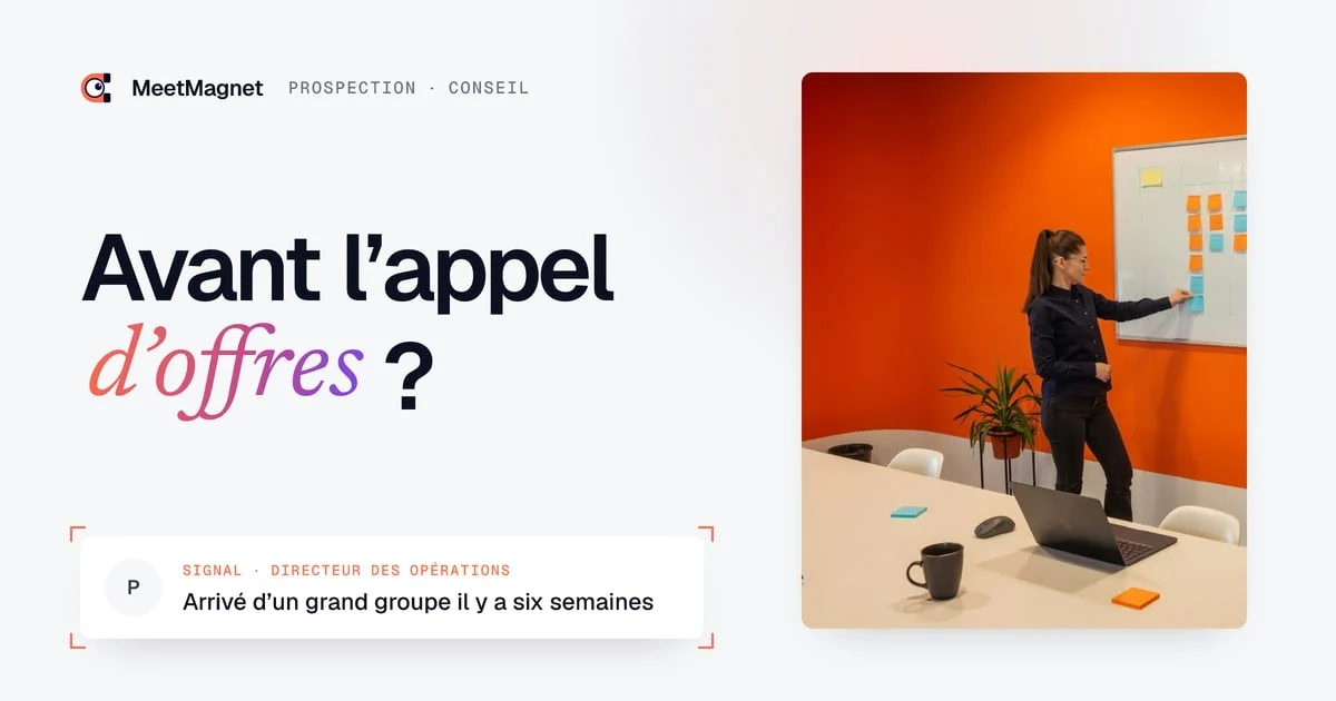 Consultantes devant un tableau en atelier