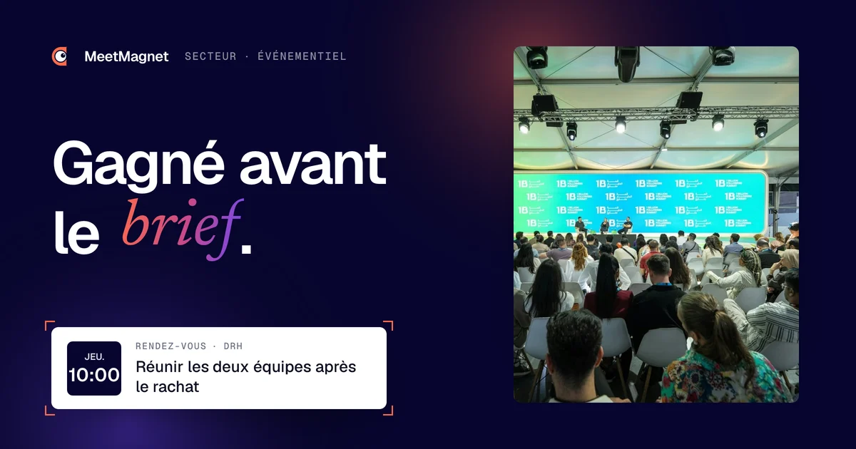Salle de conférence pleine pendant un événement d'entreprise