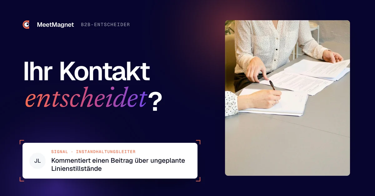 Hände um ein zu unterschreibendes Dokument in einer Besprechung